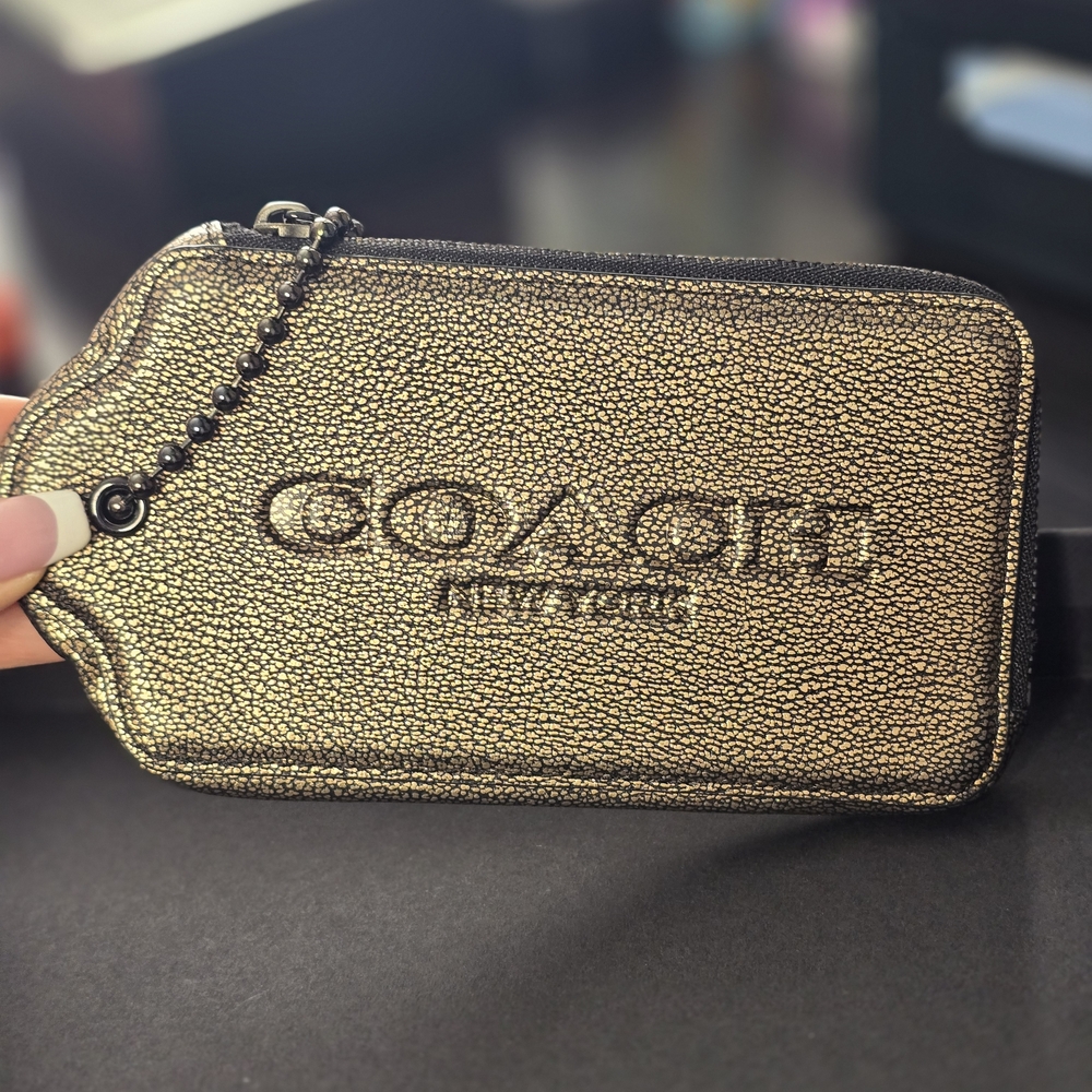 SOLD! Coach Hangtag Wrislet Metallic Gunmetal